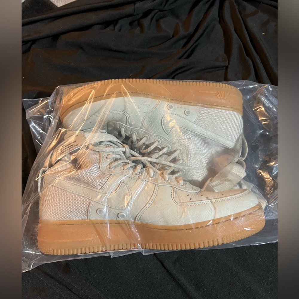 Nike sf af1 size 9 women’s (40 eu)